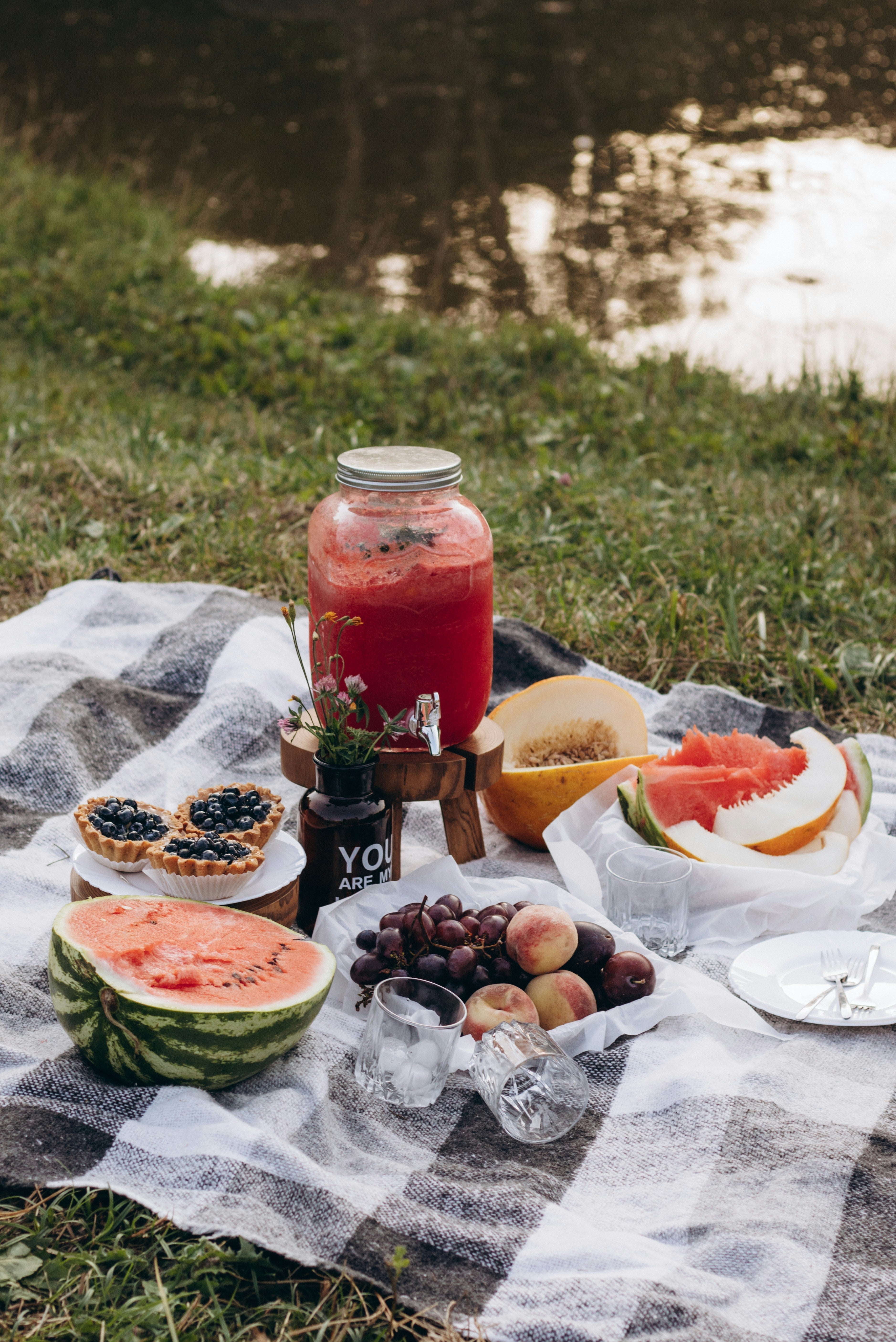 How to Enjoy Summer Without Losing Your Healthy Routine. - Médetone